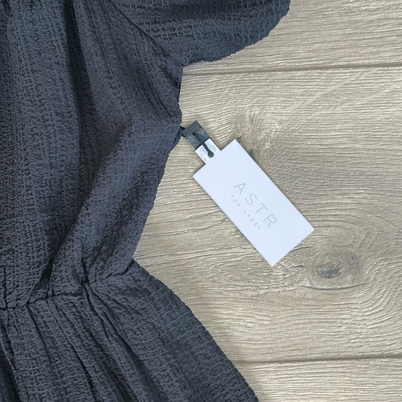 NWT ASTR Black Dress With Bell Sleeves Size Large - Picture 4 of 8